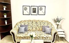 Baroq Central City Apartment